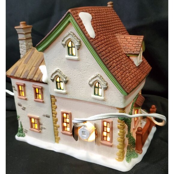 Santas Workbench THIMBLEBERRY QUILT SHOP Christmas Village sewing store building - Picture 6 of 10